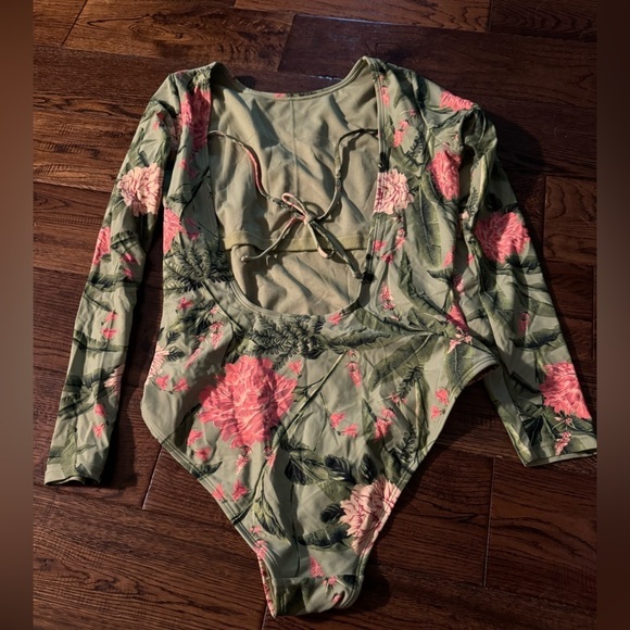 AGUABENDITA Swimsuit Size Large - Picture 2 of 4